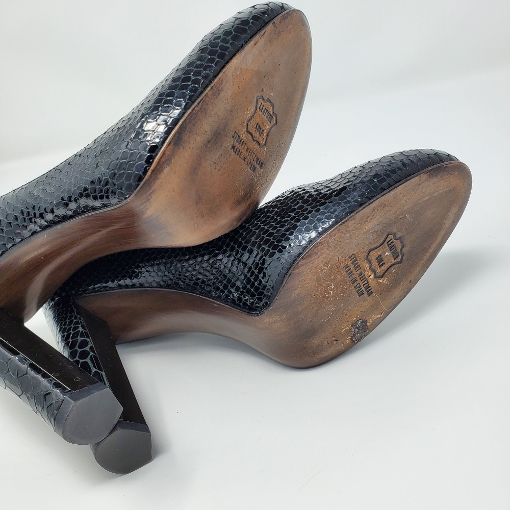 Stuart Weitzman black python round toe heels - Picture 10 of 11